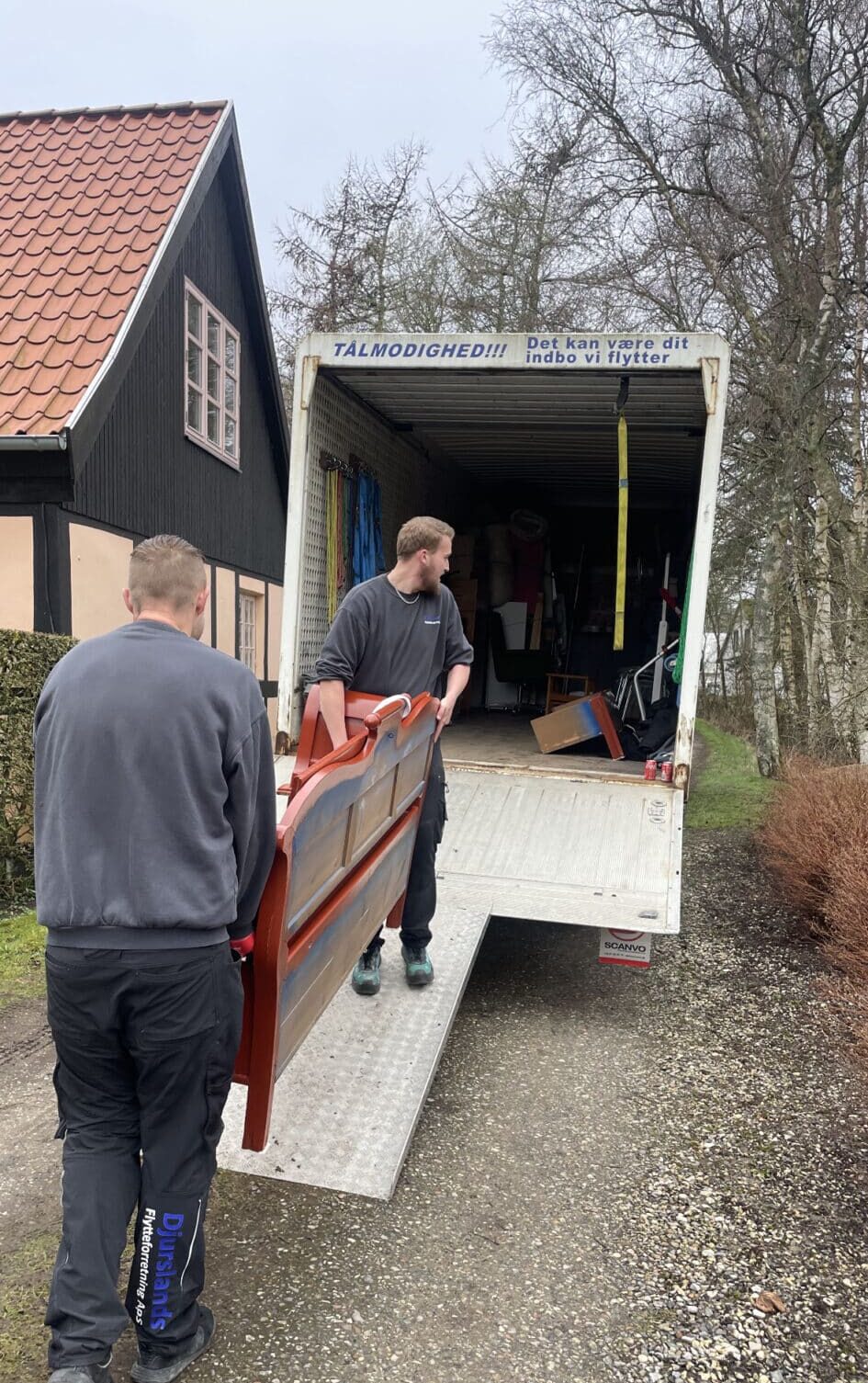 Privat flytning · Djurslands Flytteforretning ApS